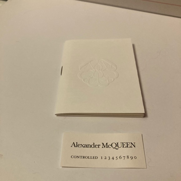 ALEXANDER McQUEEN Skull Wallet On Chain in Croc-Embossed Pink Leather - Picture 10 of 13